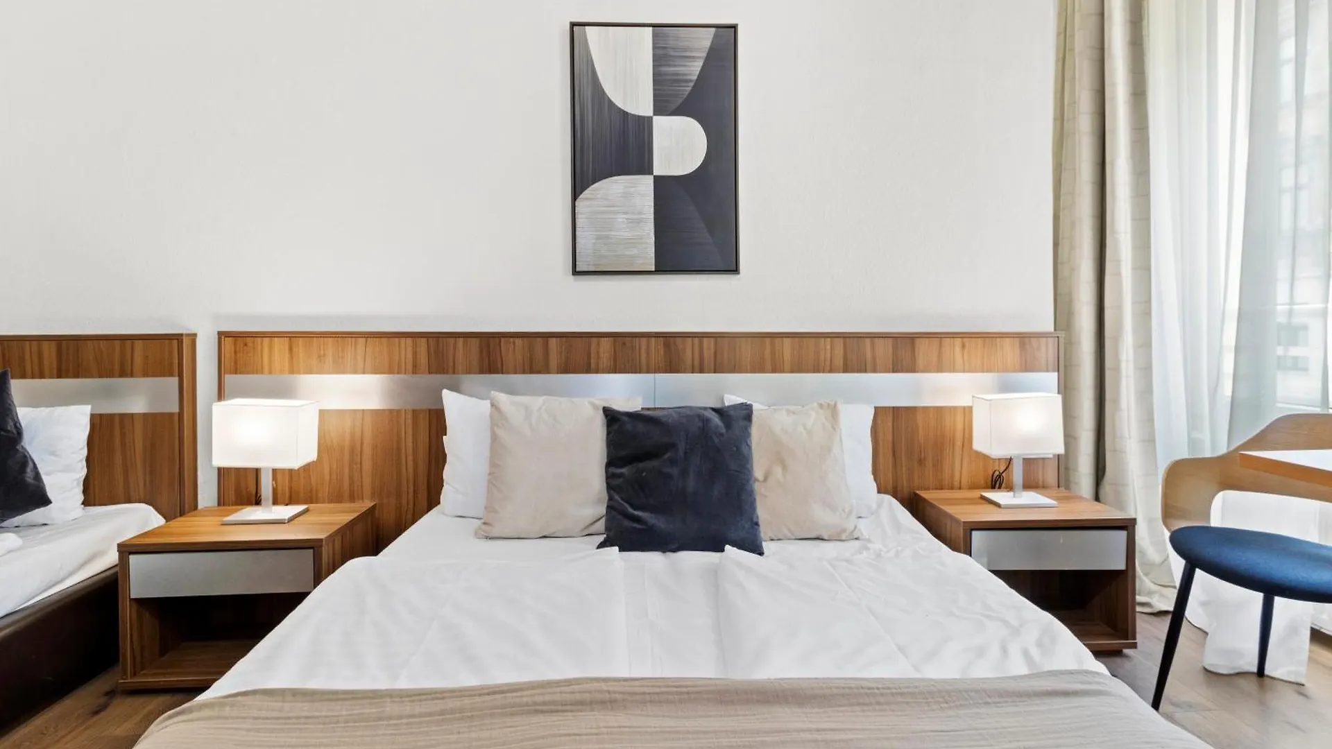 Paid Parking I Calm Location I 10 Minutes To S-Bahn Apartment Vienna