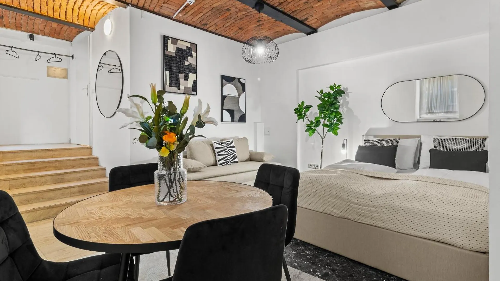 Paid Parking I Calm Location I 10 Minutes To S-Bahn Apartment Vienna