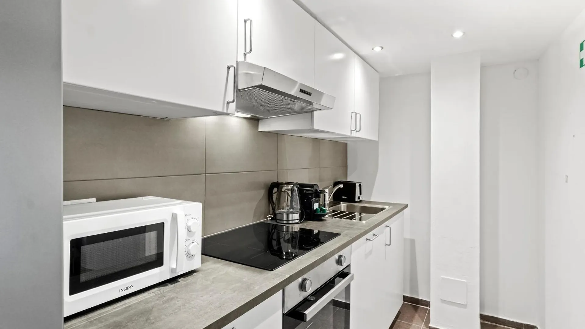 Paid Parking I Calm Location I 10 Minutes To S-Bahn Apartment Vienna
