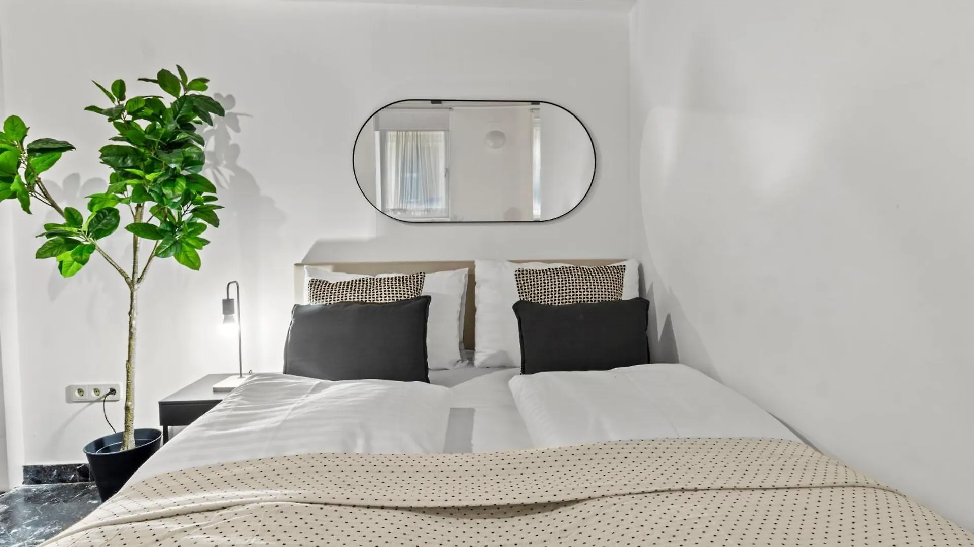 Paid Parking I Calm Location I 10 Minutes To S-Bahn Apartment Vienna Austria
