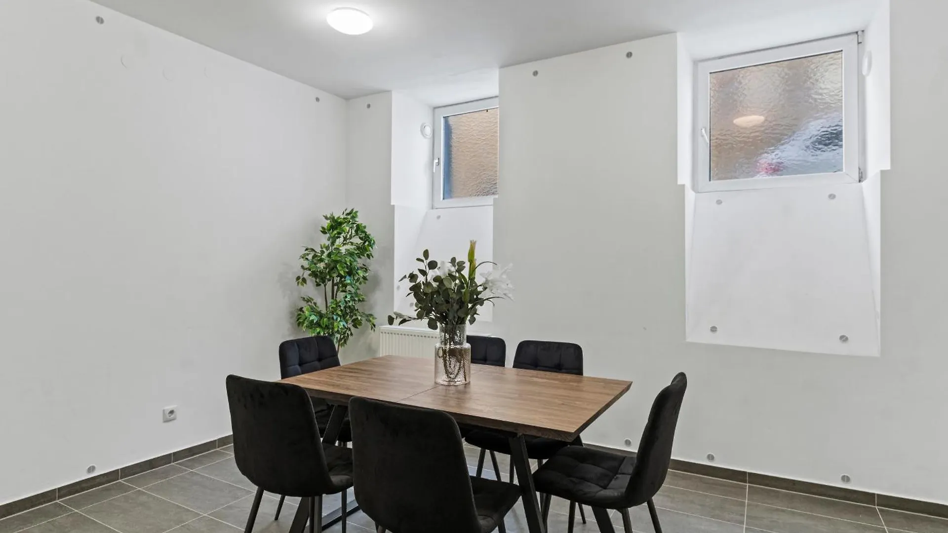 Ferienwohnung Paid Parking I Calm Location I 10 Minutes To S-Bahn Wien 0*,