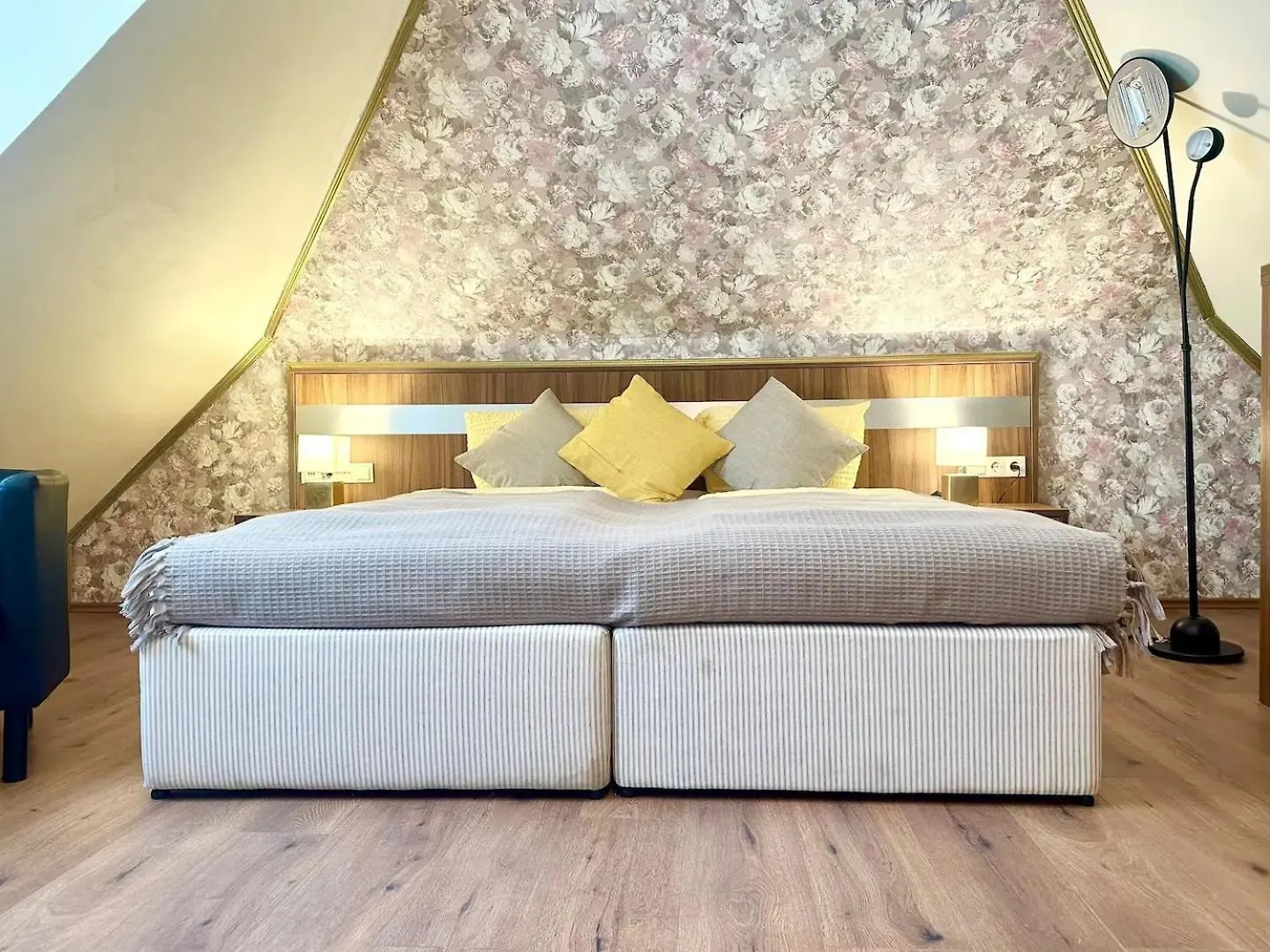 Paid Parking I Calm Location I 10 Minutes To S-Bahn Apartment Vienna Austria