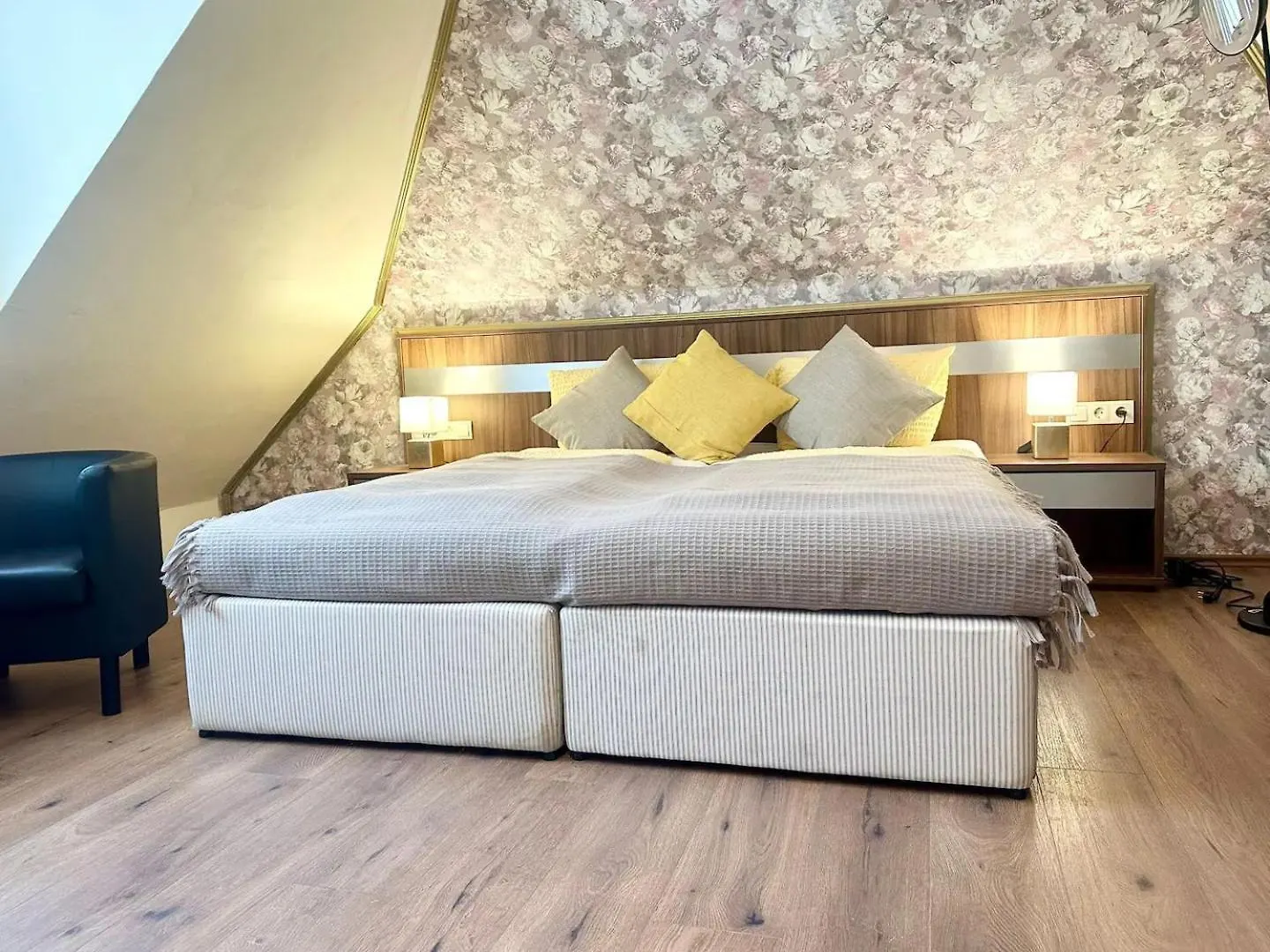 Paid Parking I Calm Location I 10 Minutes To S-Bahn Apartment Vienna