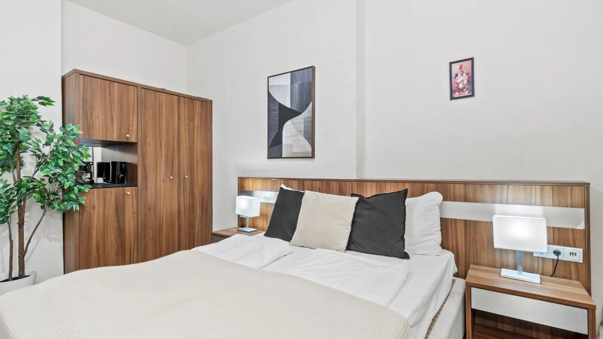 Paid Parking I Calm Location I 10 Minutes To S-Bahn Apartment Vienna Austria